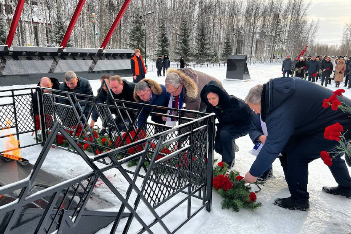 Церемония возложения цветов в честь 80 летия снятия блокады Ленинграда