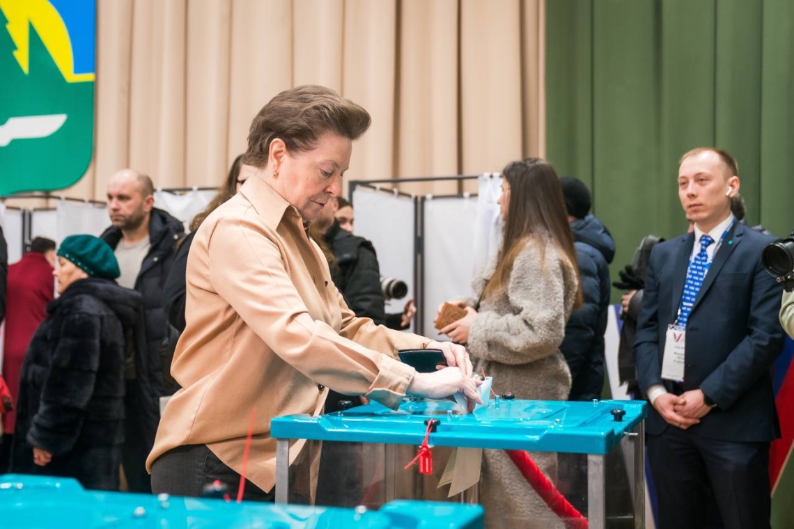 Губернатор Югры Наталья Комарова отдала свой голос на выборах президента России
