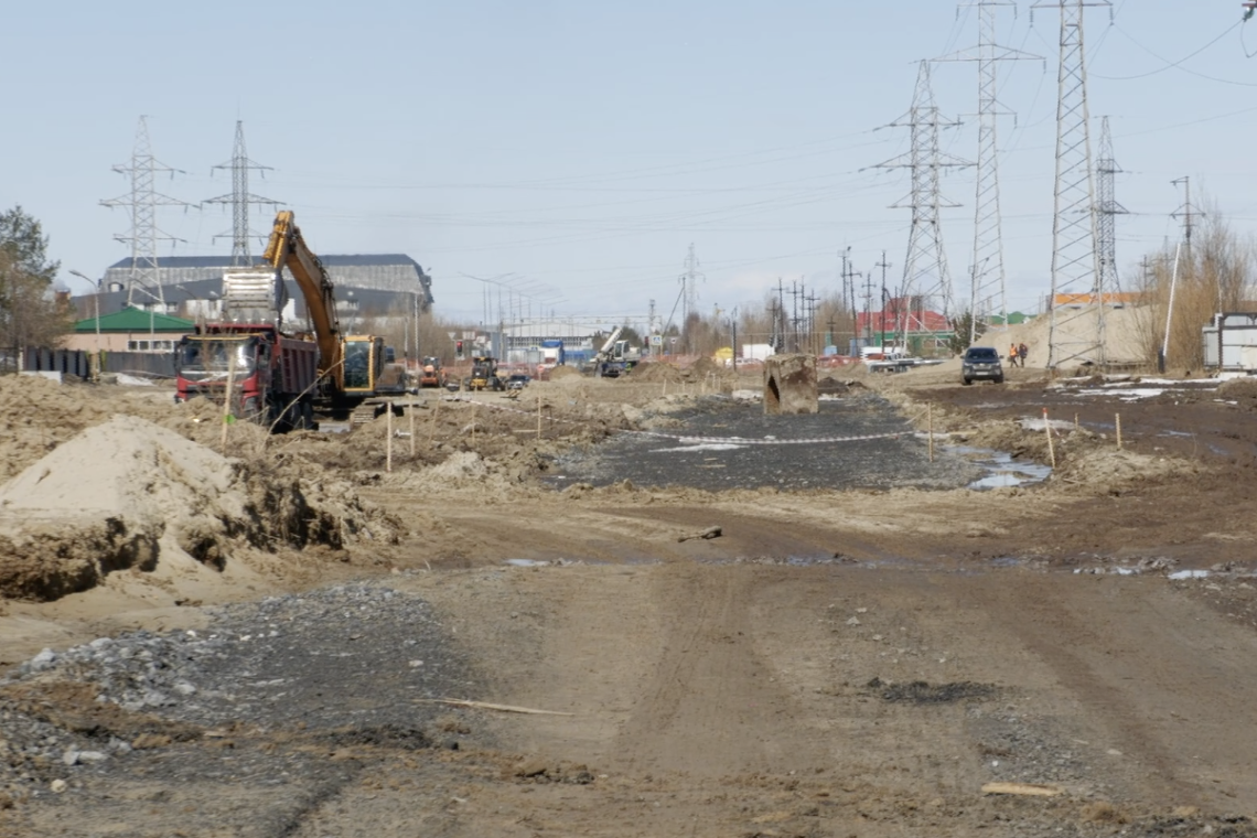 Строительство дорог в новых микрорайонах Нижневартовска продолжается