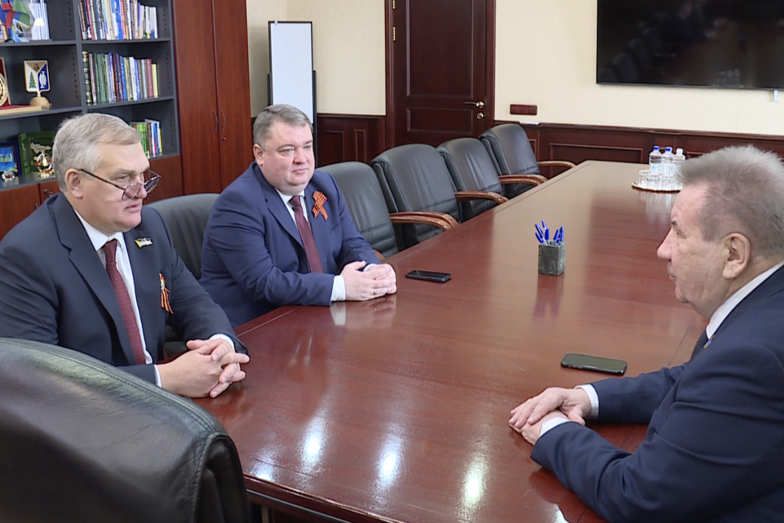 Председатель окружной Думы Борис Хохряков посетил Нижневартовск с рабочим визитом