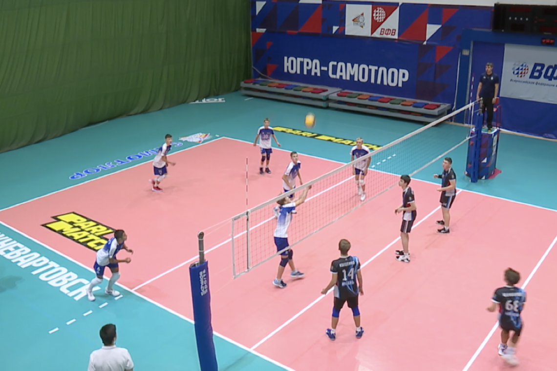Спортсмены со всего округа приехали в Нижневартовск, чтобы провести первенство по волейболу