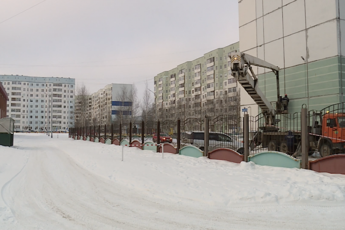 В Нижневартовске продолжается текущий ремонт жилого фонда