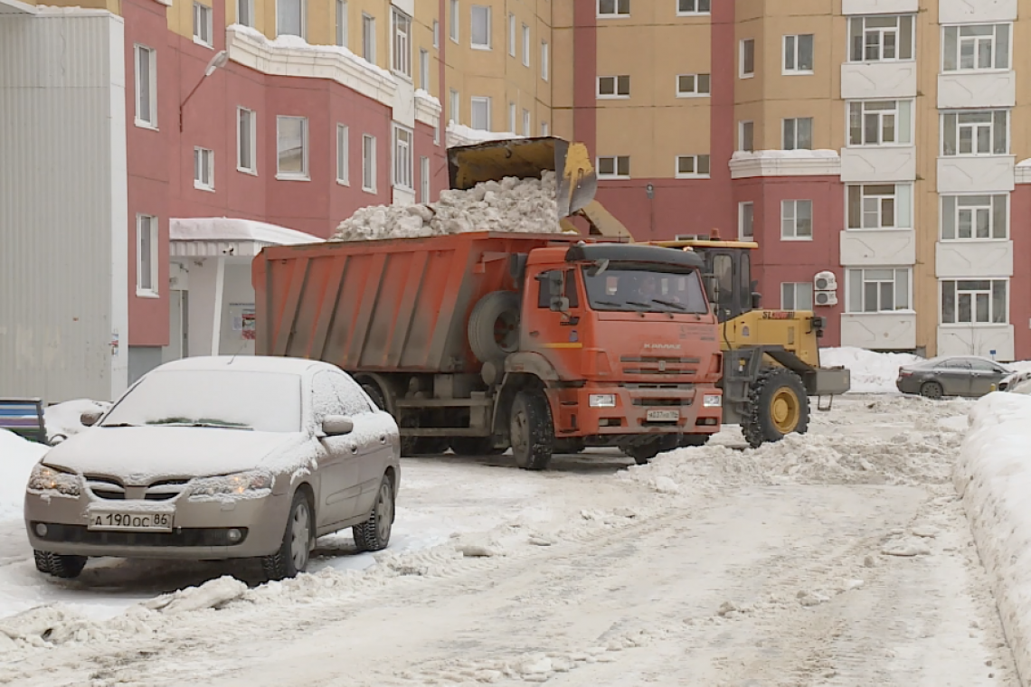 Коммунальщики мобилизируют силы по вывозу снега