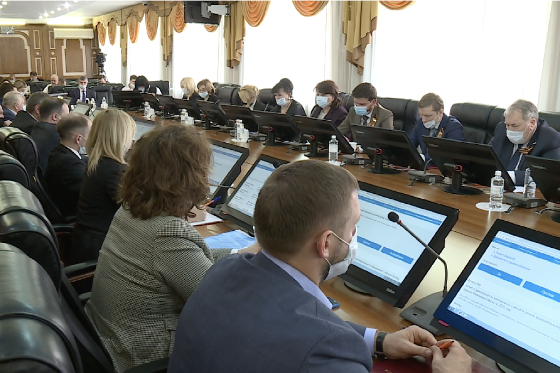 В Администрации Нижневартовска прошло совместное заседание комитетов по социальным вопросам, бюджету, налогам, финансам