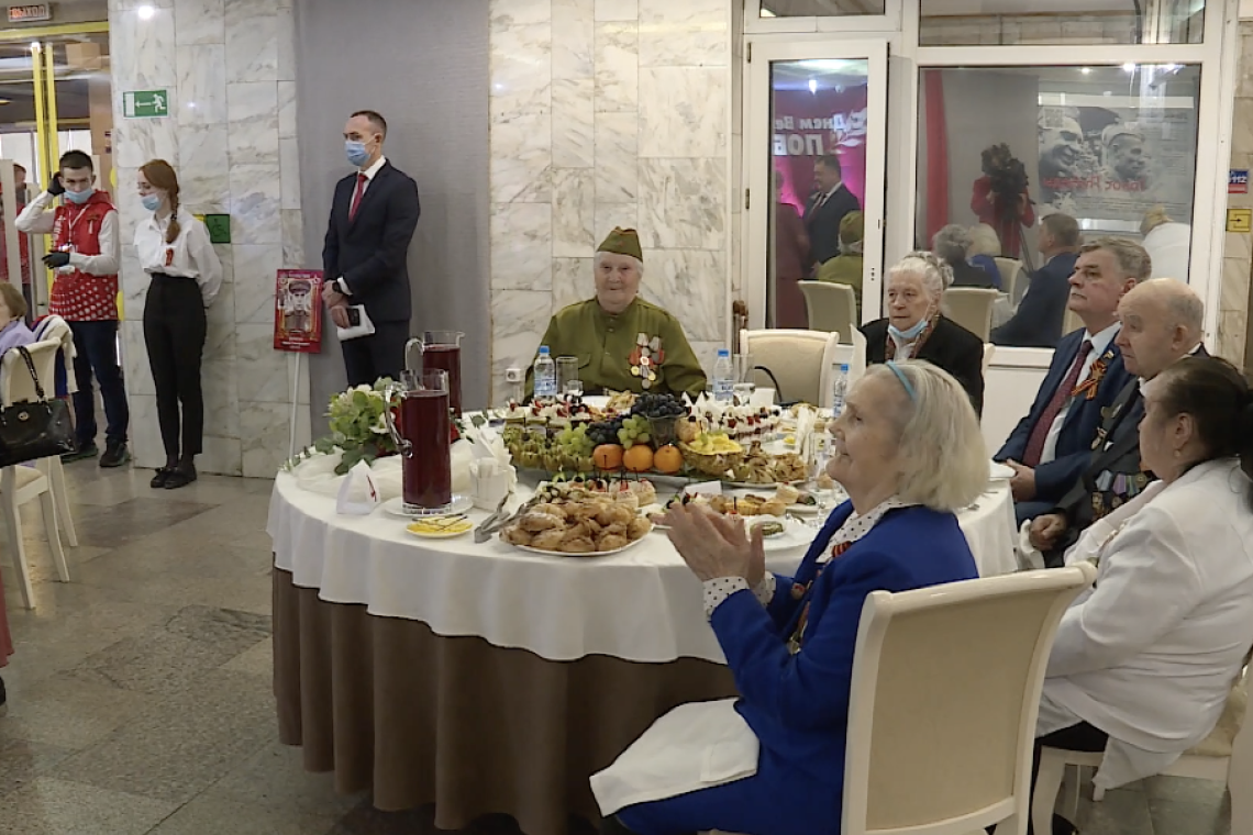 В День Победы в Нижневартовске для ветеранов организовали праздничную гостиную