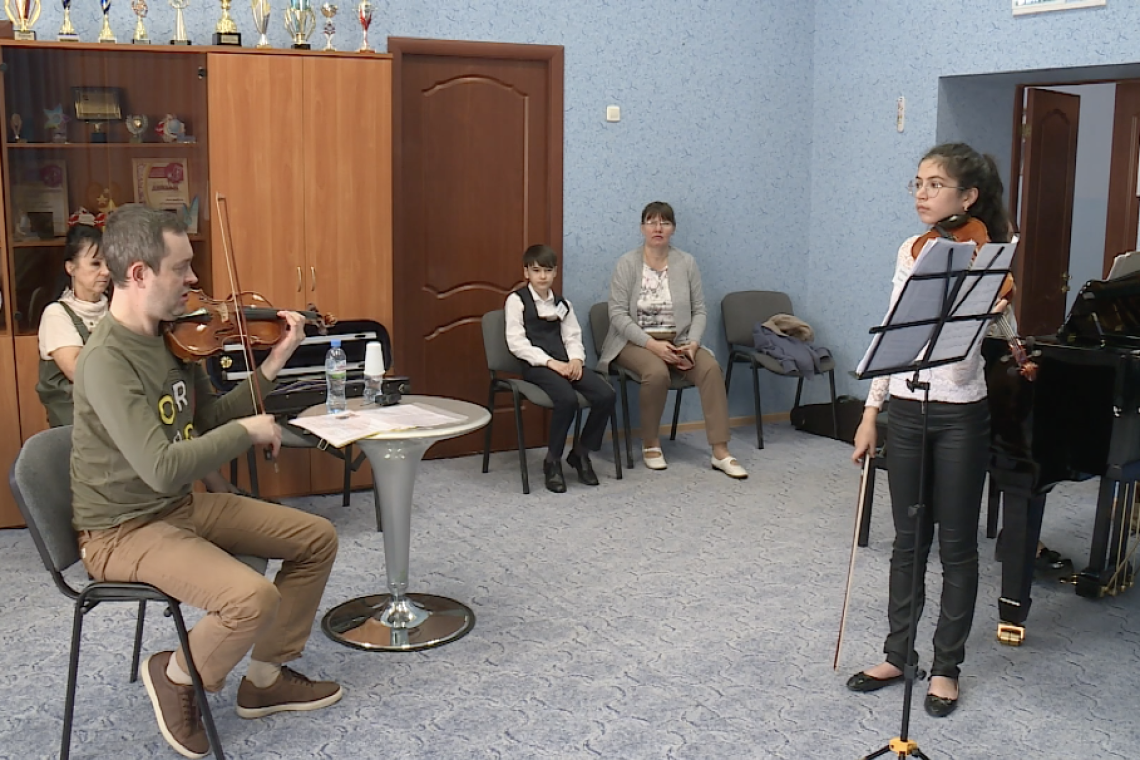 В ДШИ №3 прошёл мастер-класс по фортепьяно и скрипке от преподавателей из Москвы