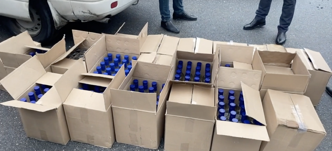 Вартовчанке грозит до 3 лет тюрьмы. В ее машине нашли 400 бутылок нелицензированного алкоголя