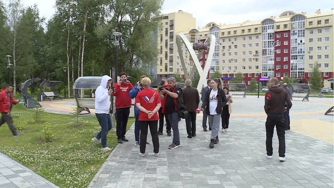 Представители Общероссийского народного фронта и министерства строительства России посетили Нижневартовск с проверкой благоустройства скверов 
