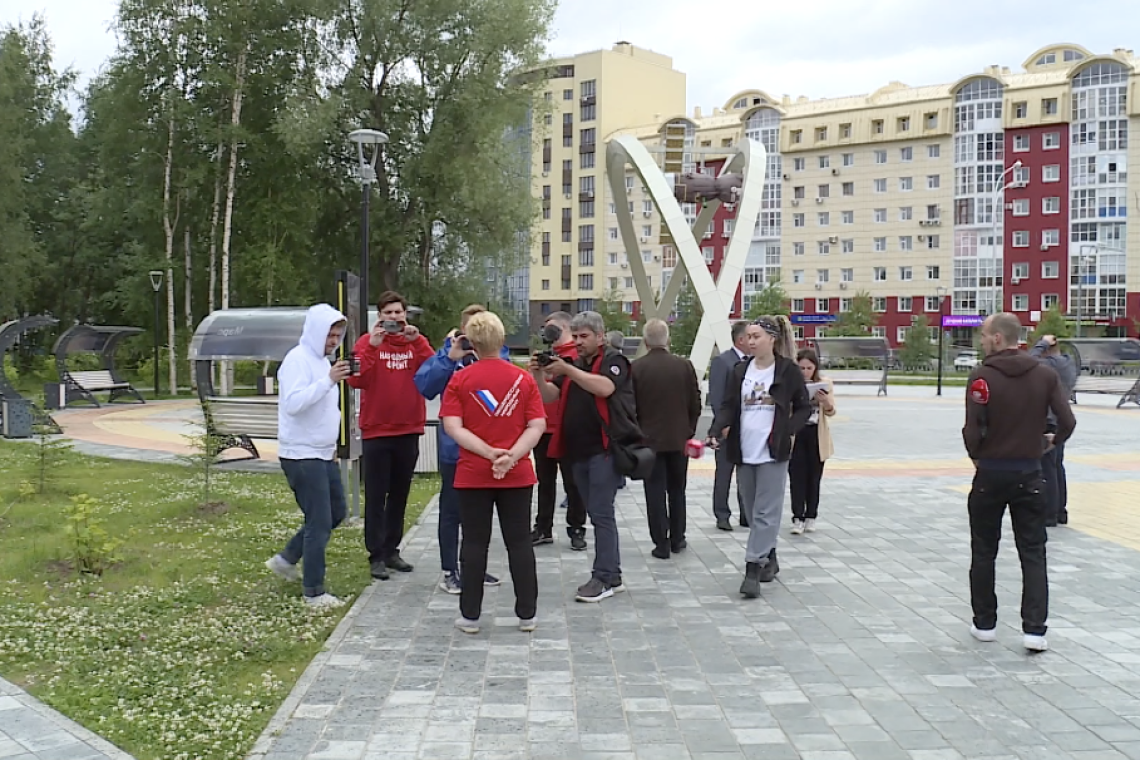 Представители Общероссийского народного фронта и министерства строительства России посетили Нижневартовск с проверкой благоустройства скверов 