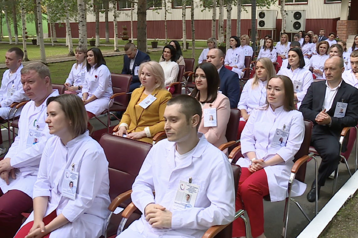 Более 40 медиков нижневартовской психоневрологической больницы получили награды 