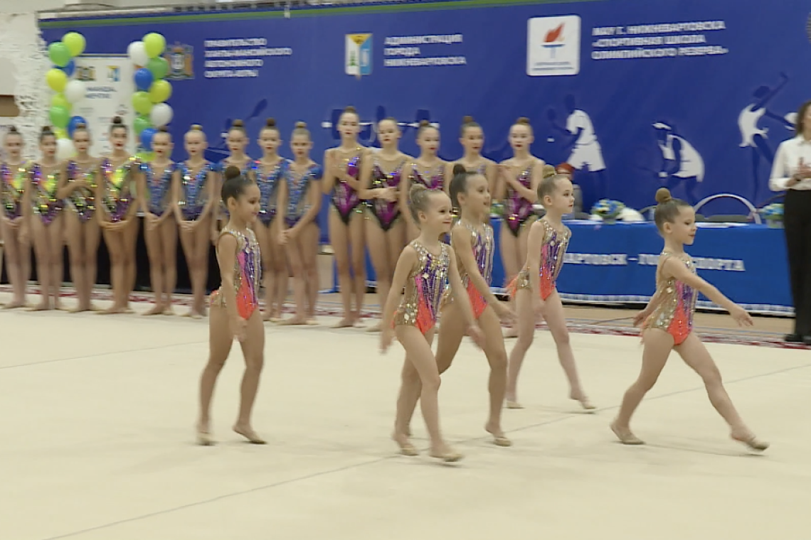 Более 140 спортсменок встретились на чемпионате Нижневартовска по художественной гимнастике