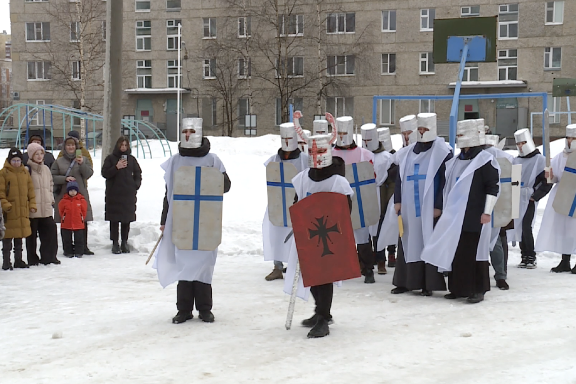 Воспитанники православной гимназии и их родители воссоздали «Ледовое побоище»