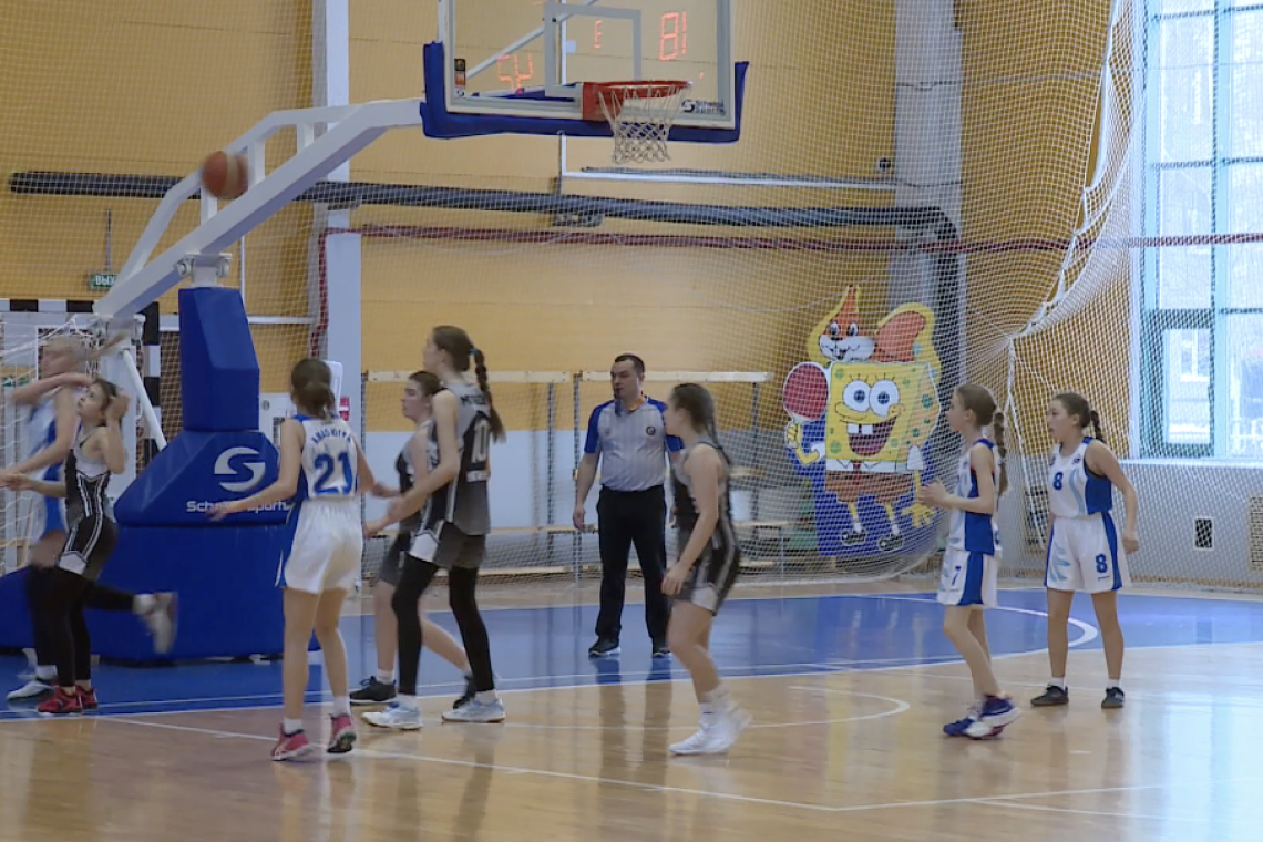 Женская команда по баскетболу до 16 лет взяла серебро в первенстве ХМАО-Югры