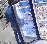 Житель Нижневартовска украл из супермаркета 14 банок икры