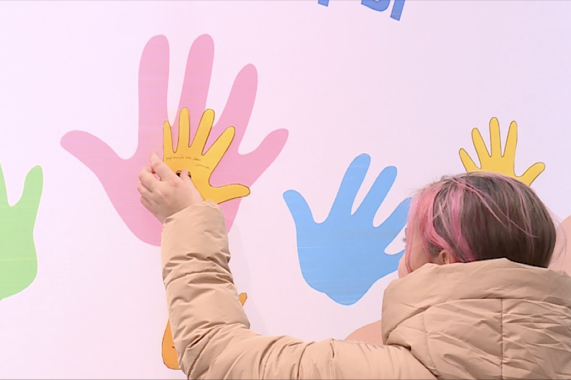 Добрая и теплая акция "Детские ладошки в руках Югры" прошла в детской поликлинике Нижневартовска