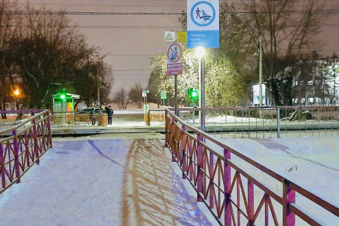 Пассажирский поезд Астрахань-Нижневартовск насмерть сбил женщину