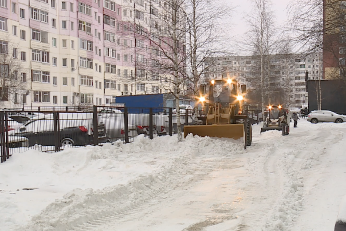 В Нижневартовске прошел рейд по уборке снега