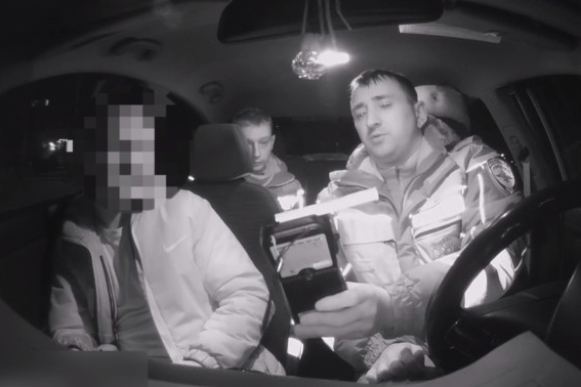 В Нефтеюганске пьяный автомойщик без прав угнал автомобиль клиента и попал на нем в ДТП