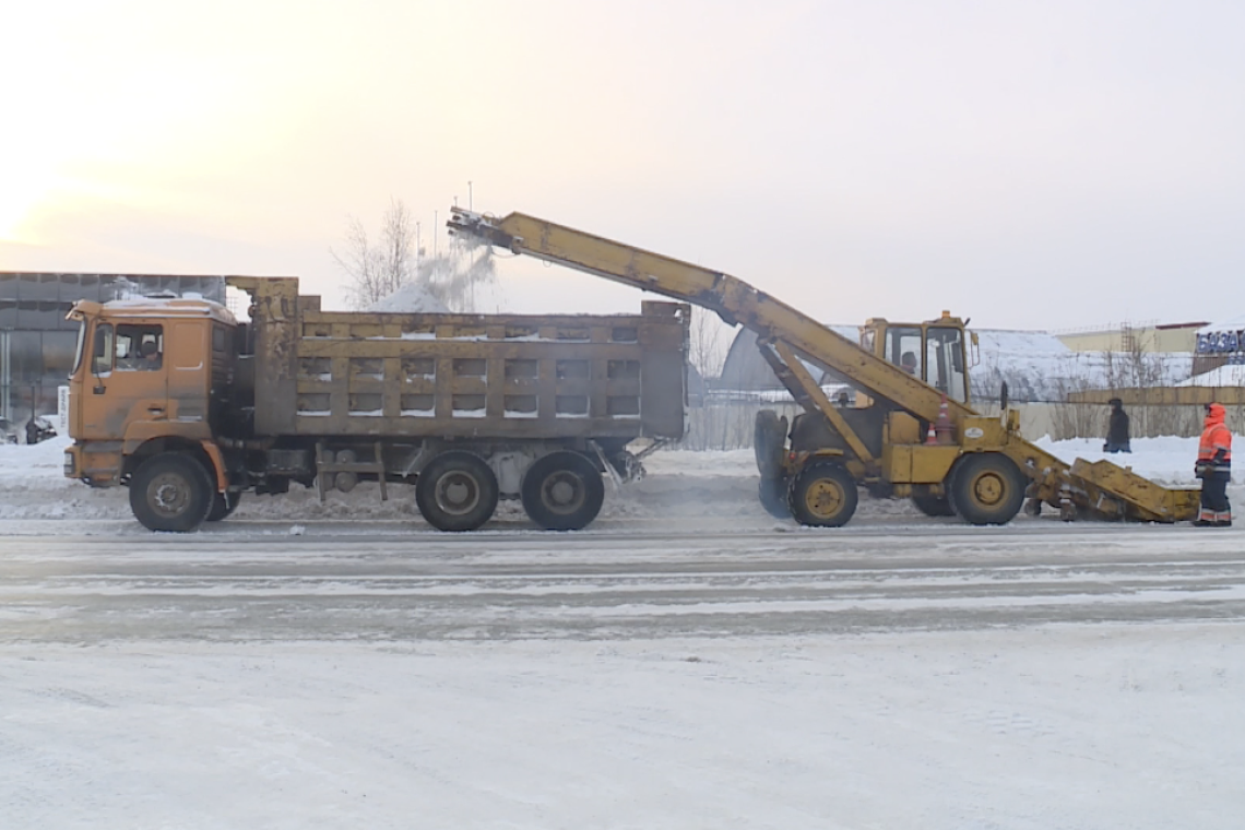 Уборка снега в Нижневартовске проходит в усиленном режиме