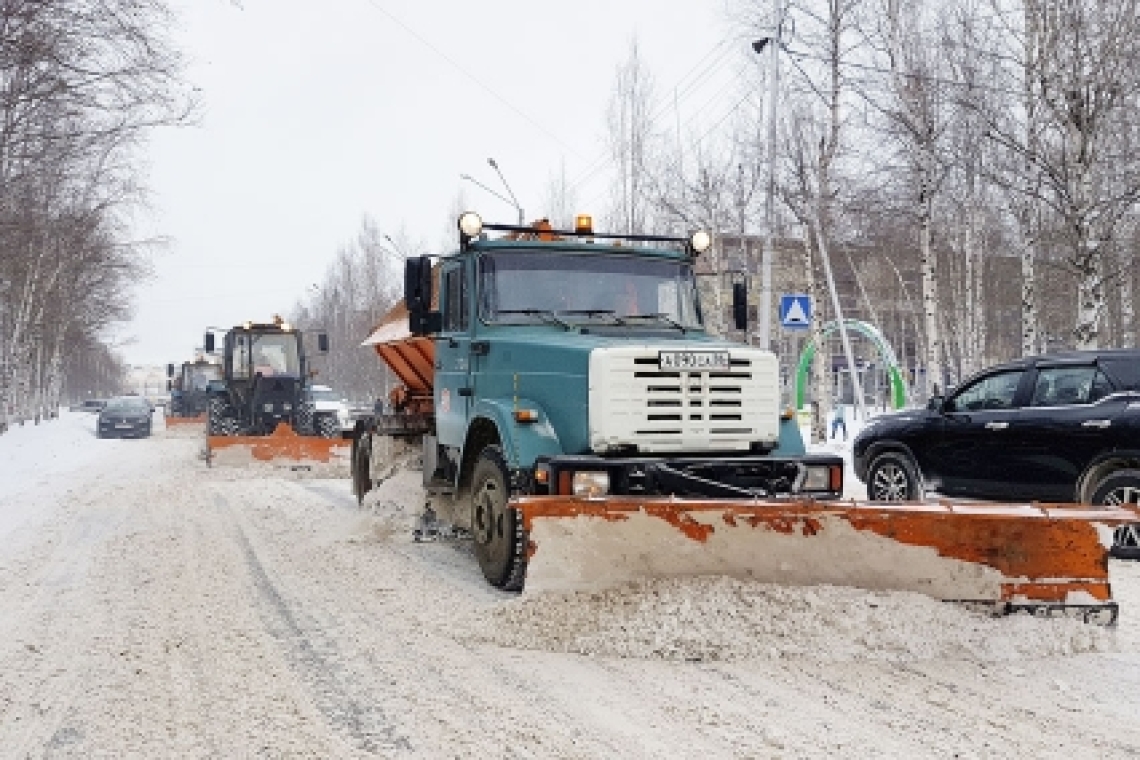 Уборка снега в Нижневартовске идет полным ходом