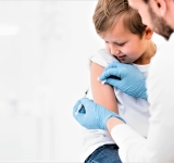 В школах Нижневартовска детей без прививок от кори переводят на дистант