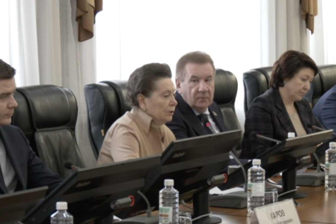 Наталья Комарова, во время визита в Нижневартовск, провела совещание по жилищному строительству и комплексному развитию