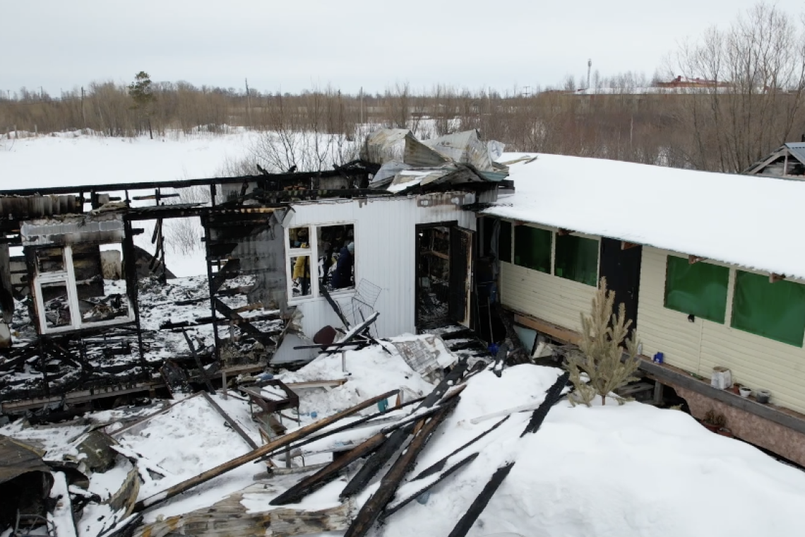 У семьи из поселка Дивный полностью сгорел дом