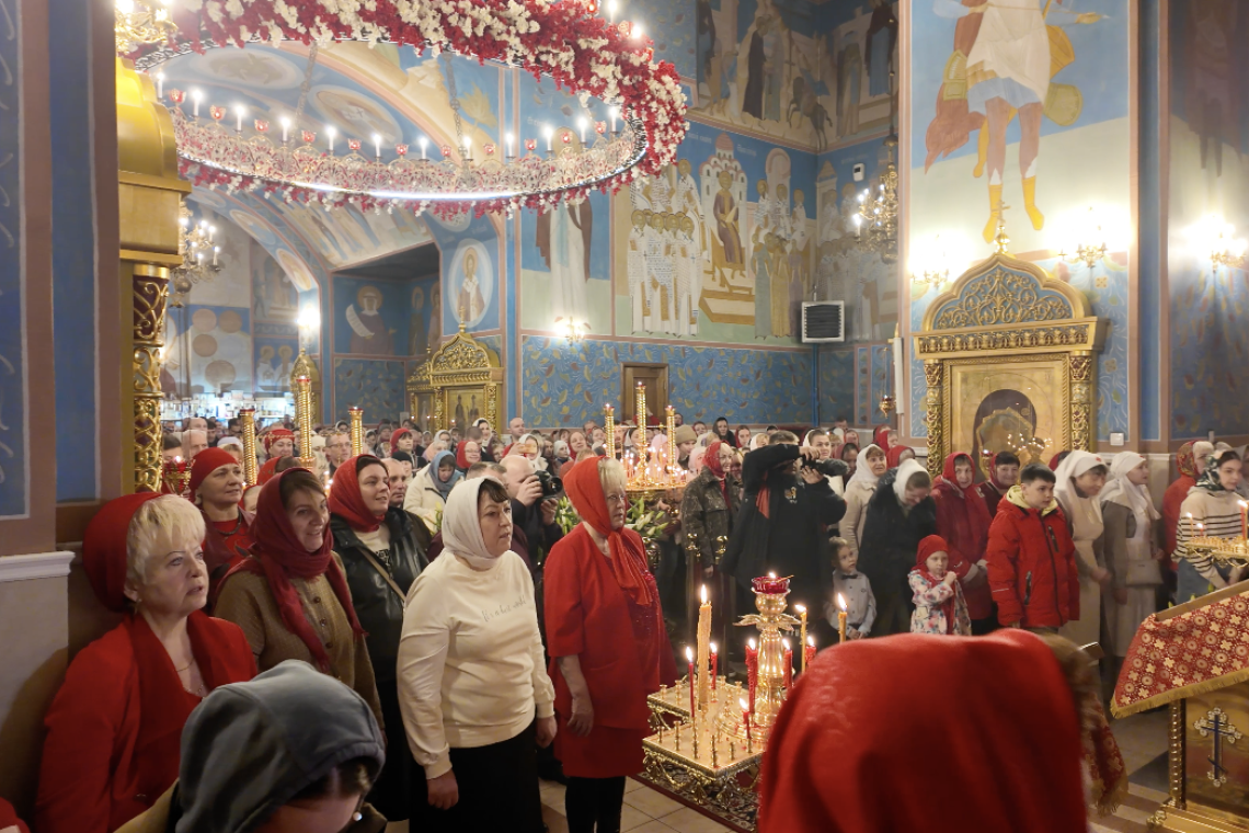 Православные жители Нижневартовска празднуют Светлую Пасху