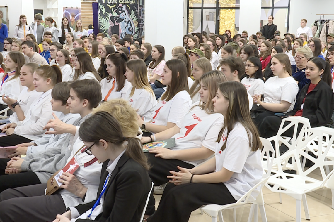 В Нижневартовске прошел первый городской фестиваль российского движения детей и молодежи «Движение первых»